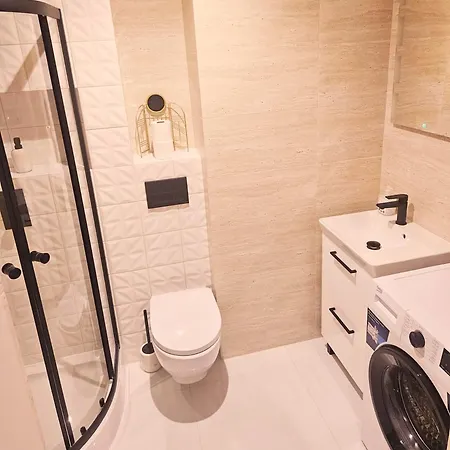 Justinrent Zolnierska 12 *