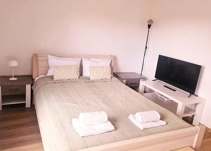 Justinrent Zolnierska 12 *